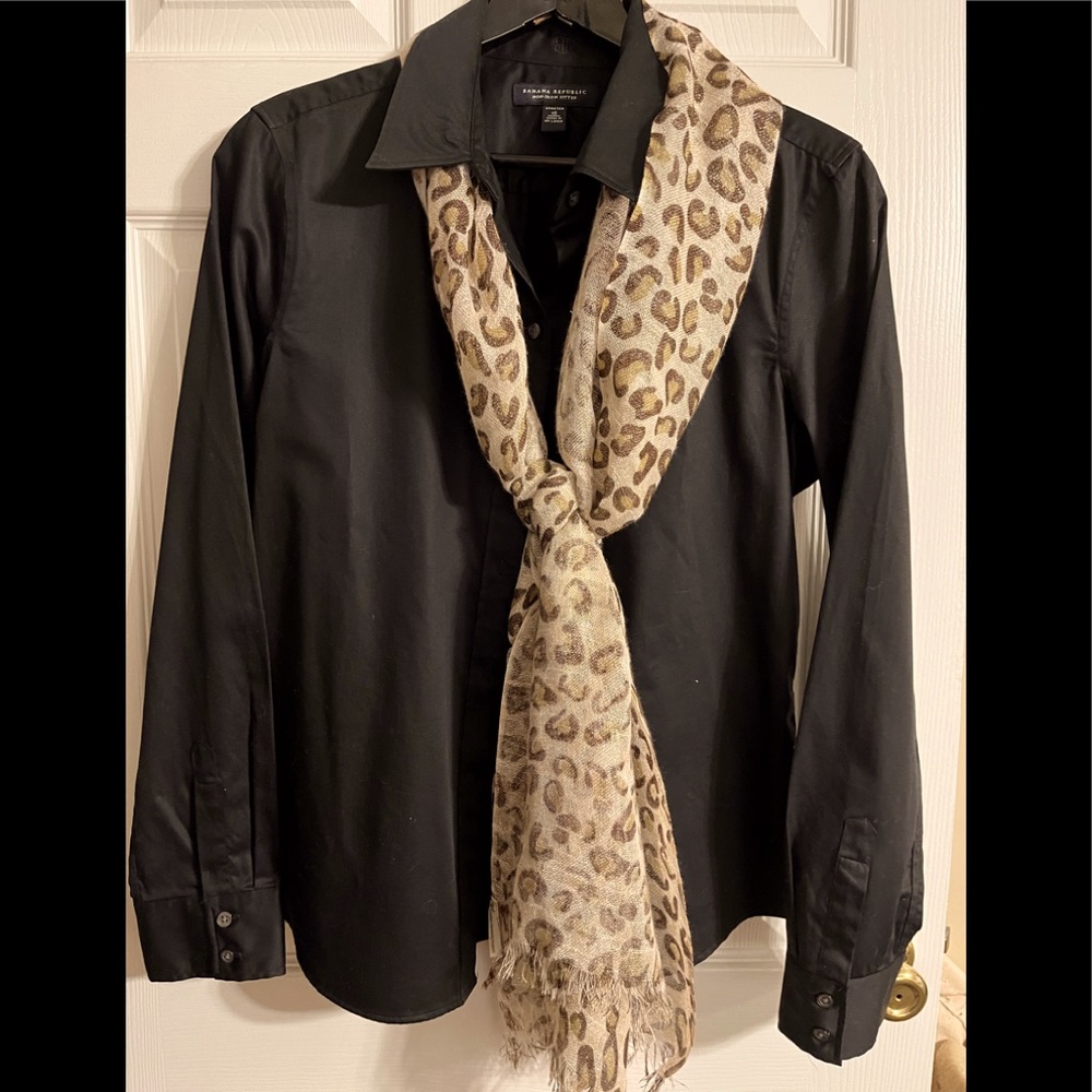 NWOT BR Fitted Black shirt with scarf